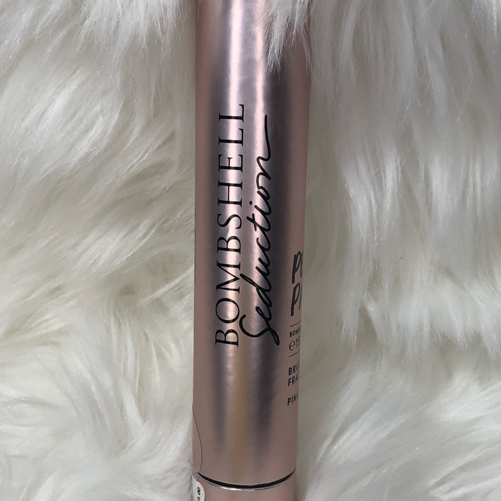 Bombshell seduction fragrance paint
